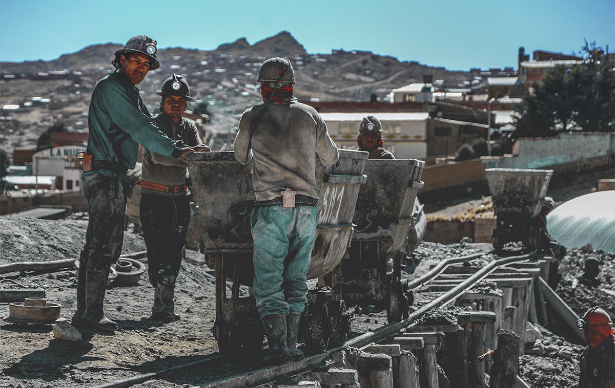 Mineradoras aumentam os riscos à saúde dos trabalhadores e ao meio