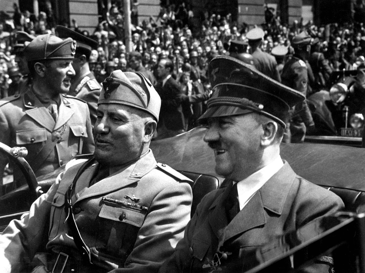 Esquerdas governamentais, conciliatórias e apaziguadoras reduziram-se a “salvar o capitalismo dele mesmo” e não conseguem canalizar inconformidade e indignação, tarefa que o fascismo desejado e reivindicado pelas massas tomou para si com sucesso