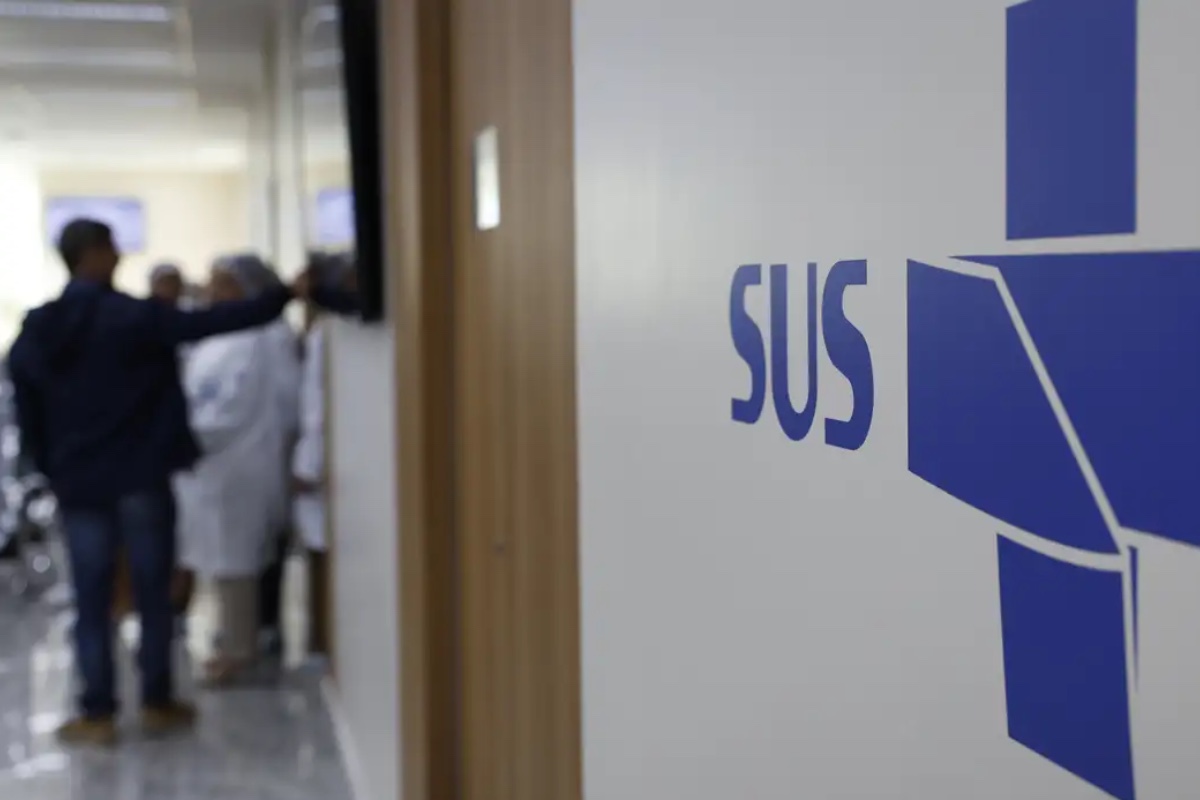 Piora nos indicadores de morbidade e mortalidade e progressivo aumento do número de procedimentos hospitalares e ambulatoriais no SUS sinalizam dissonância no arranjo organizativo predominantemente terceirizado, afirma doutor em saúde coletiva e professor da UFRGS