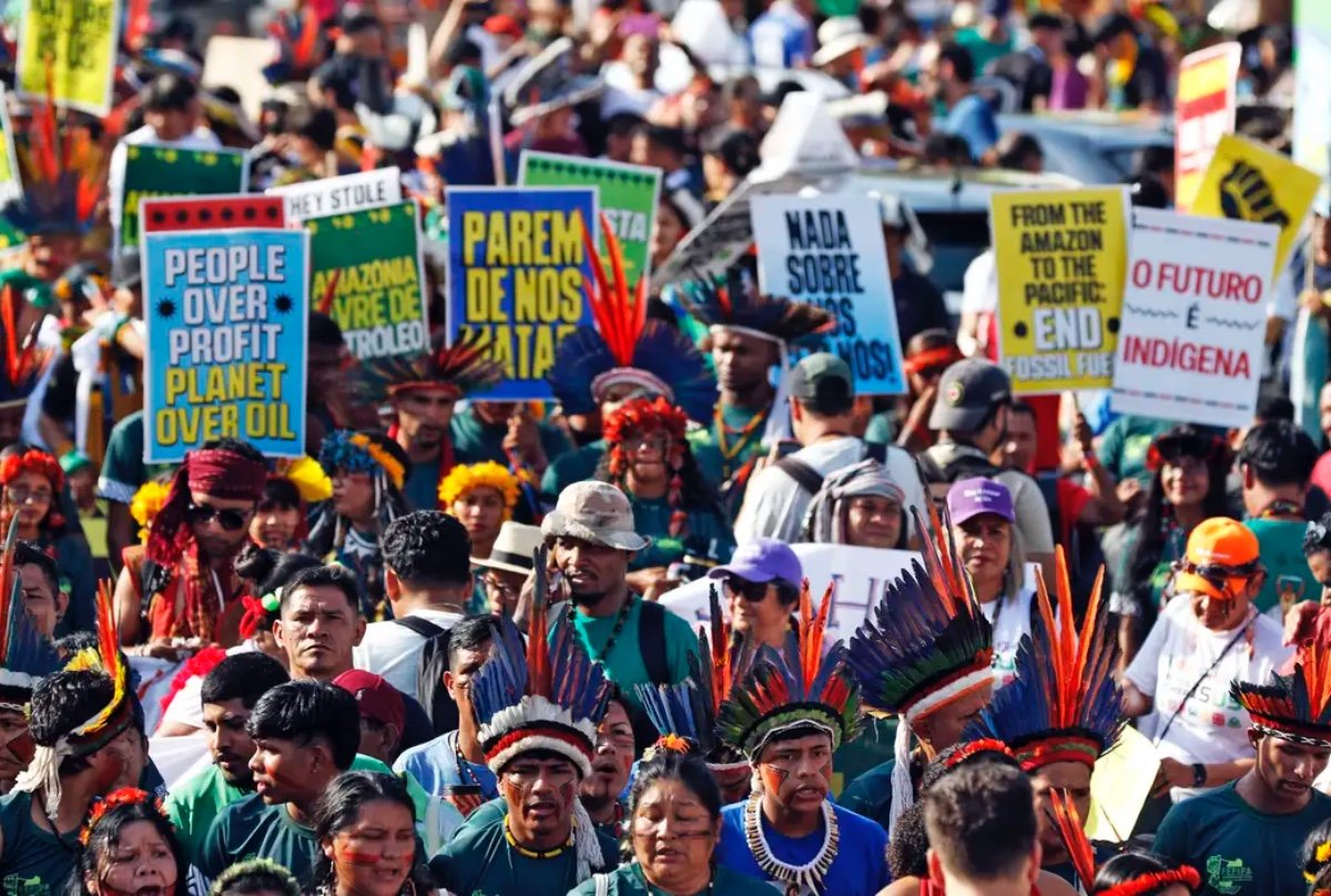 Alessandra Korap (1985), mais conhecida como Alessandra Munduruku, a mais influente ativista indígena do Brasil, reclama da falta de disposição do presidente brasileiro Lula da Silva em ouvir. 