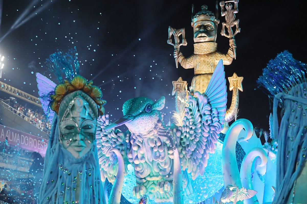 Política das imagens, ecologia do olhar e memória ativa são contrapontos aos regimes de anestesia que banalizam o horror, o esquecimento acelerado e a saturação, convertendo tudo em “circulação descartável”