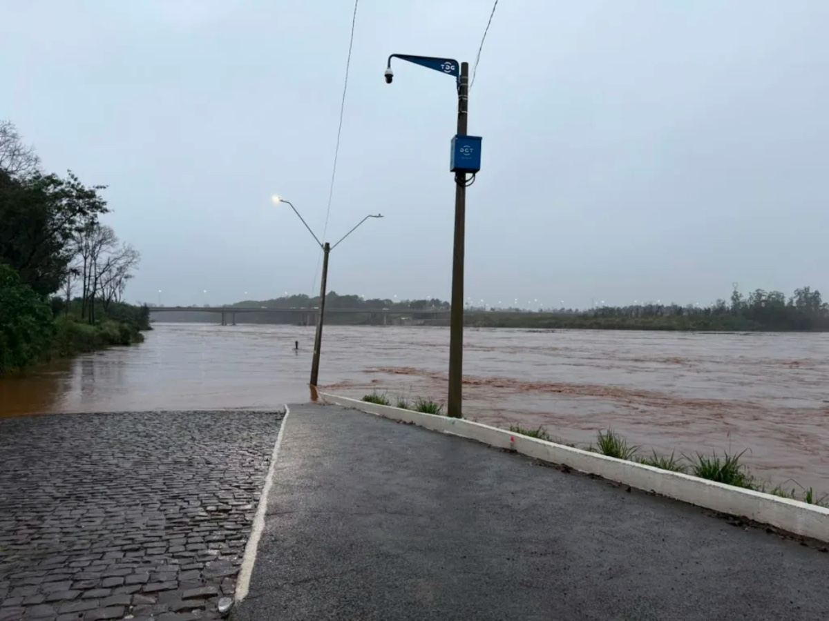 Pesquisadoras explicam dinâmica hidrológica da Bacia do Taquari-Antas, destacam as Zonas de Arraste geradas pela força das águas e refletem sobre o desafios para tornar as cidades mais resilientes 
