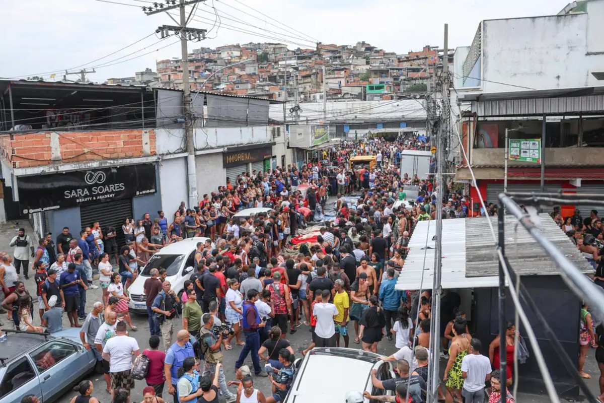 Vivemos num momento em que ou a esquerda se torna capaz de fazer as pessoas sonharem com outro mundo, ou elas vão ser engolidas, afirma o pesquisador
