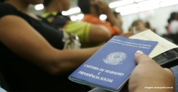 Região Metropolitana de Porto Alegre. Redução de 3,32% nos últimos 12 meses dos postos de emprego