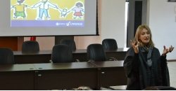 Marilene Maia expôs ao grupo os dados das realidades de Dois Irmãos