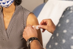 84% da população idosa tomou duas doses da vacina contra Covid-19 na Região Metropolitana de Porto Alegre